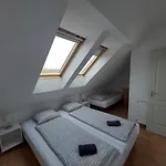 Familia Apartmanhaz