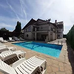 Familia Apartmanhaz