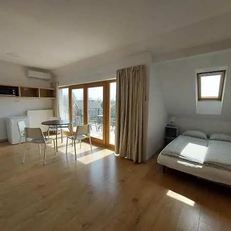 Familia Apartmanhaz