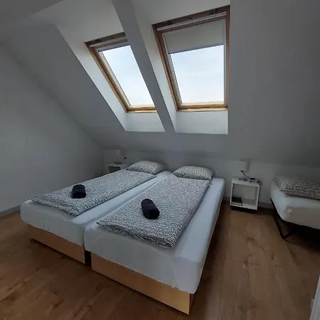 شقة Familia Apartmanhaz *