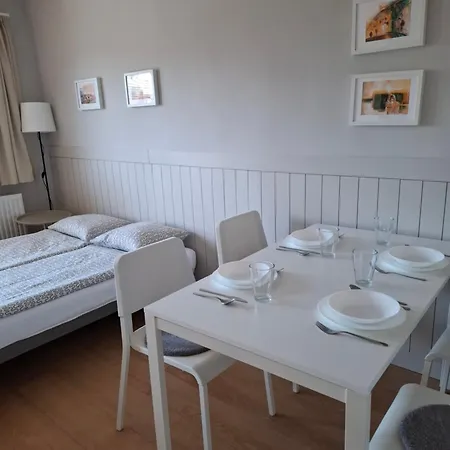Familia Apartmanhaz