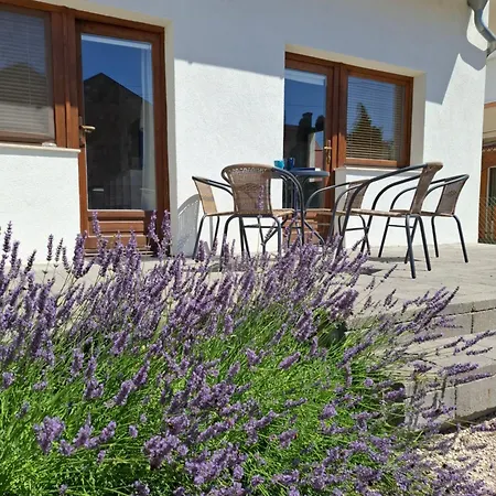 Familia Apartmanhaz *