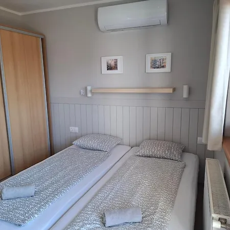 Familia Apartmanhaz * Keszthely