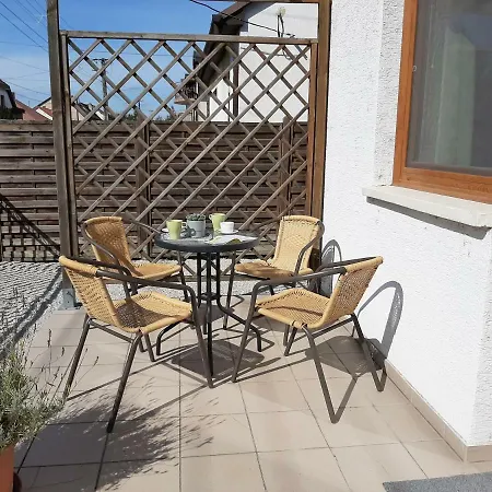 Familia Apartmanhaz Διαμέρισμα Keszthely