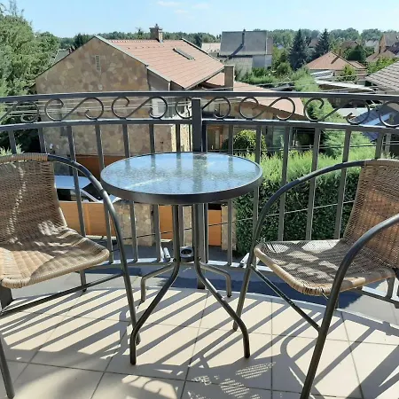 شقة Familia Apartmanhaz *