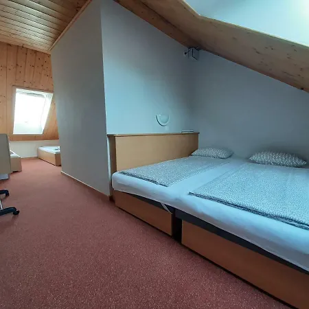 Apartman Familia Apartmanhaz *