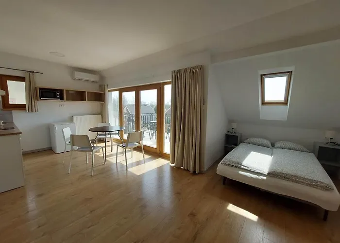 Familia Apartmanhaz