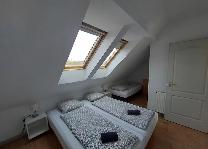 Familia Apartmanhaz