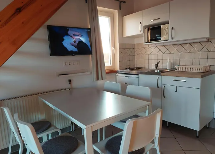 דירה Familia Apartmanhaz קסזטלי