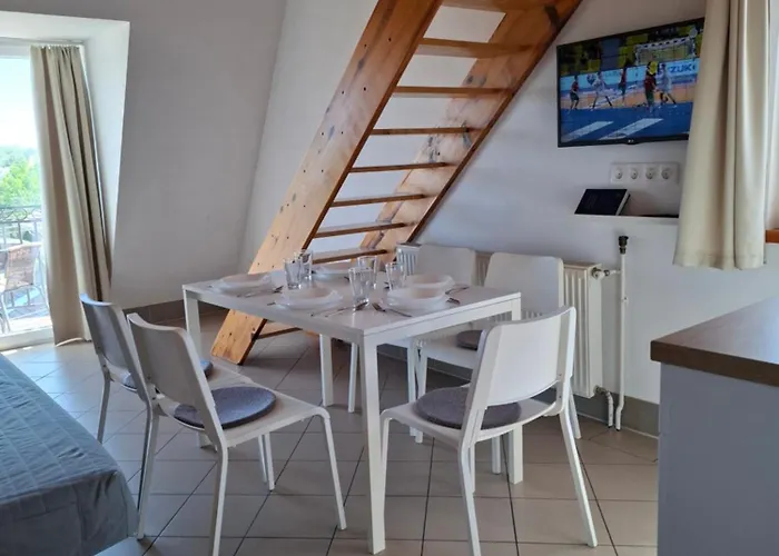 Familia Apartmanhaz קסזטלי