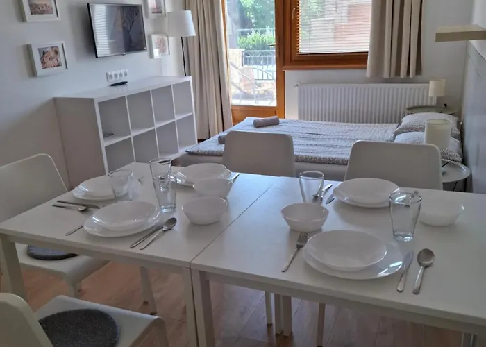 Familia Apartmanhaz קסזטלי