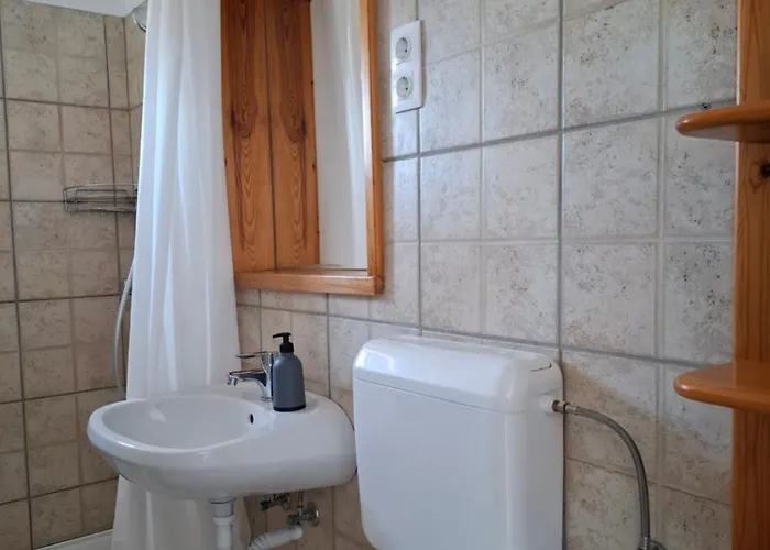 Familia Apartmanhaz *