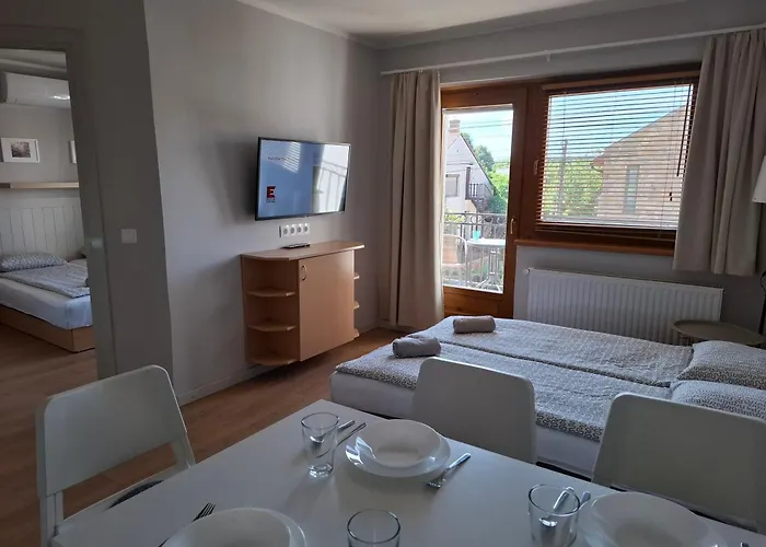 Familia Apartmanhaz דירה