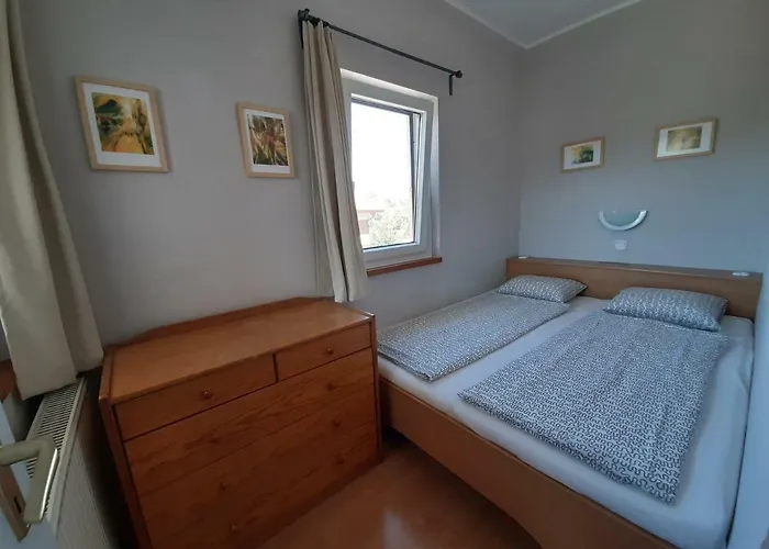 Familia Apartmanhaz *