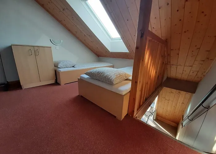 Familia Apartmanhaz * קסזטלי