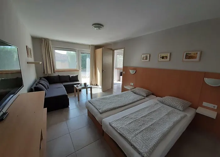 Familia Apartmanhaz