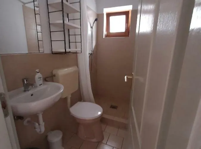 Familia Apartmanhaz דירה